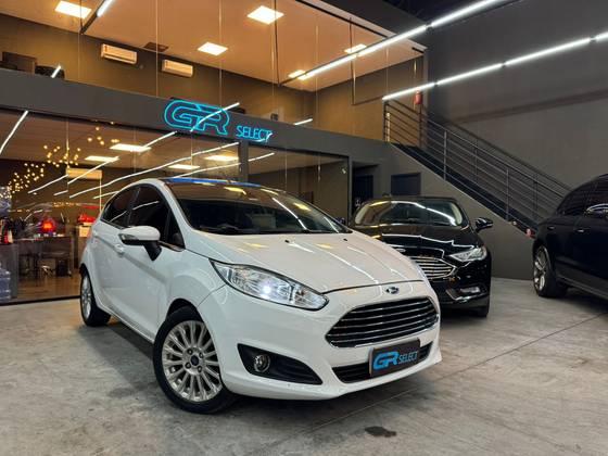 FORD FIESTA 1.6 TITANIUM HATCH 16V FLEX 4P POWERSHIFT FORD FIESTA 1.6 TITANIUM HATCH 16V FLEX 4P POWERSHIFT